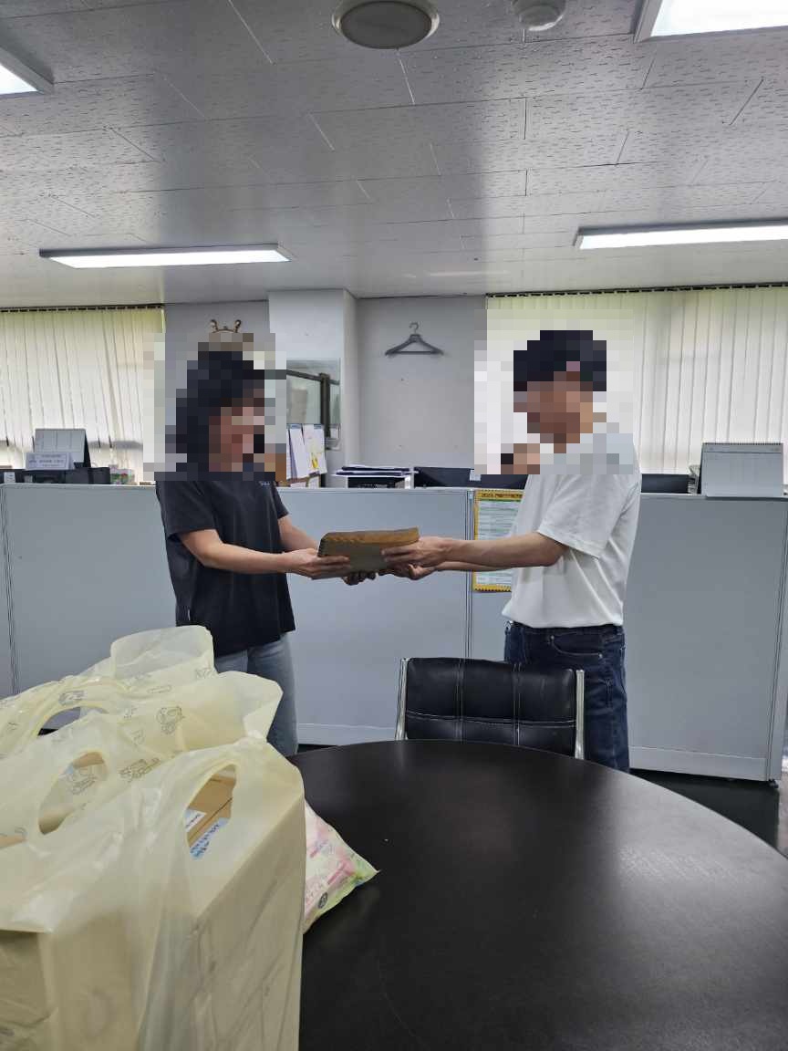 연수구 동춘3동 지역사회보장협의체는 지난 17일 관내 아파트 관리사무소와 상가 밀집 지역을 대상으로 복지 사각지대 해소를 위한 캠페인을 실시했다